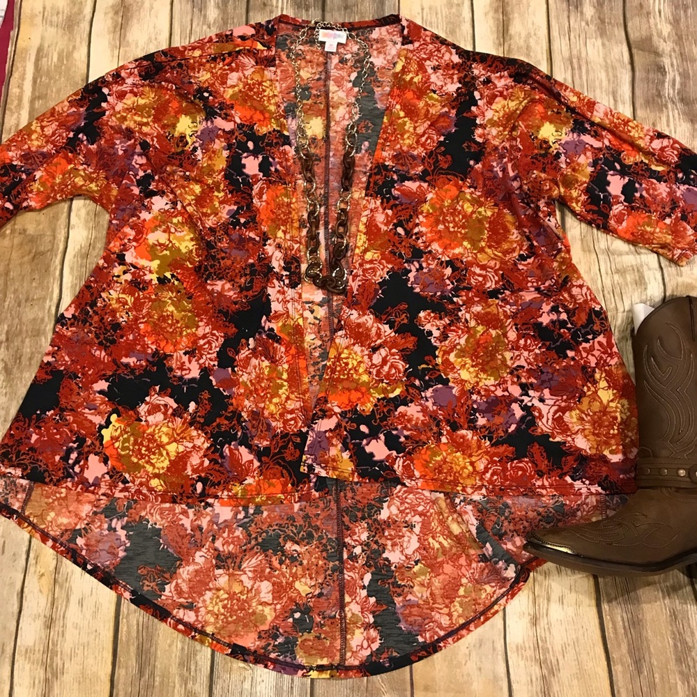 3/$25 Lularoe Size Medium top